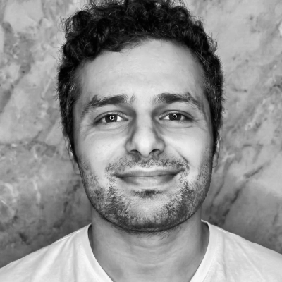 Rem Sari, artiste pluridisciplinaire