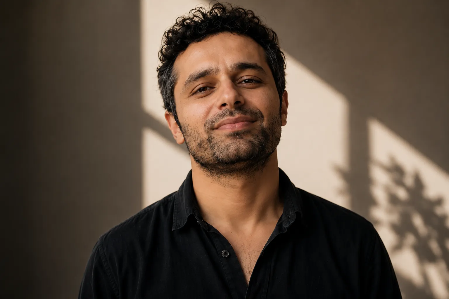 Rem Sari, professeur de chant et musicien à Bruxelles